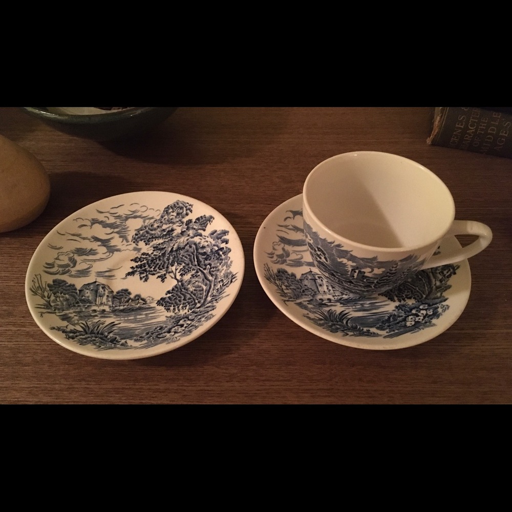 Vintage Wedgwood “Countryside” Cup & Saucers